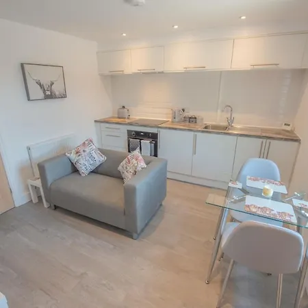 Modern In Town Centre *